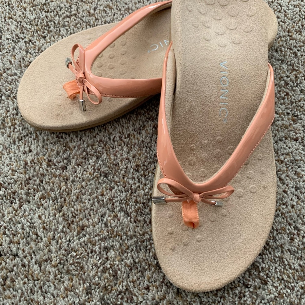 Vionic sandals 8 1/2